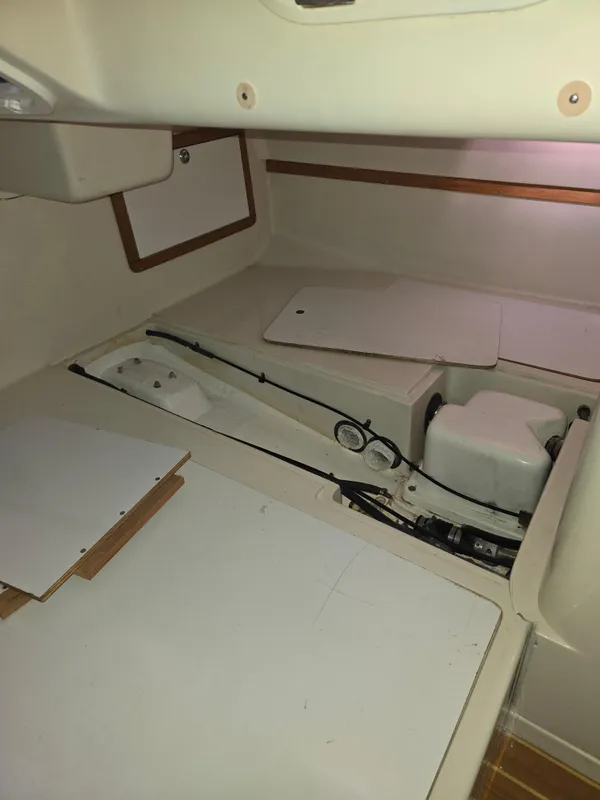 2005 Catalina 320
