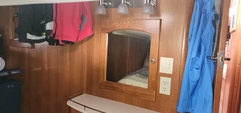 2005 Hunter 44