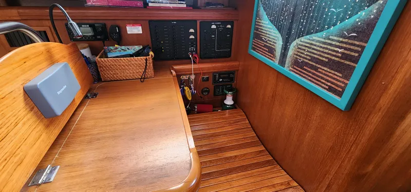 2005 Hunter 44