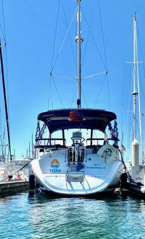 2005 Hunter 44