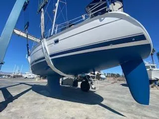2005 Hunter 44