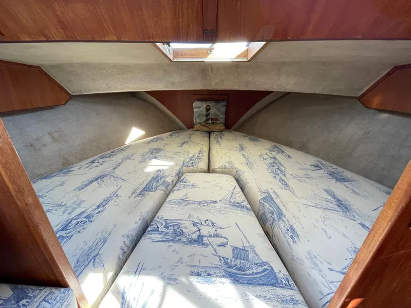 1987 Tollycraft Sedan