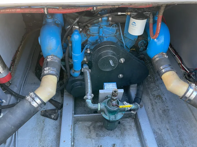 1987 Tollycraft Sedan