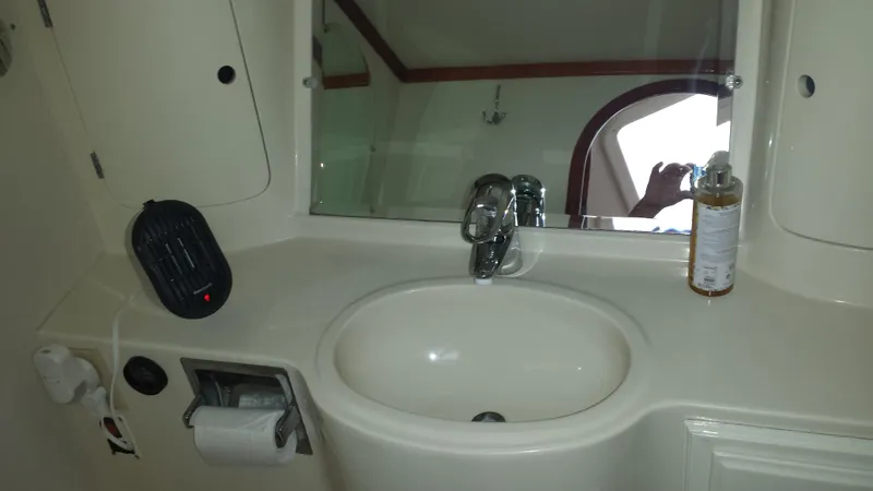 1996 Mediterranean 38 Convertible Sportfisher