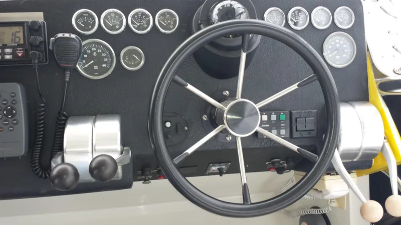 1996 Mediterranean 38 Convertible Sportfisher
