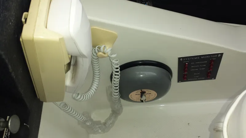 1996 Mediterranean 38 Convertible Sportfisher
