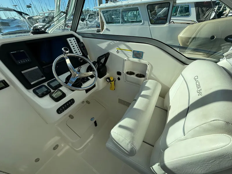 2013 Glacier Bay 2770