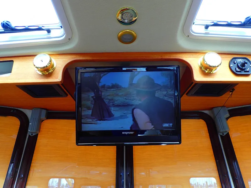Main Salon TV