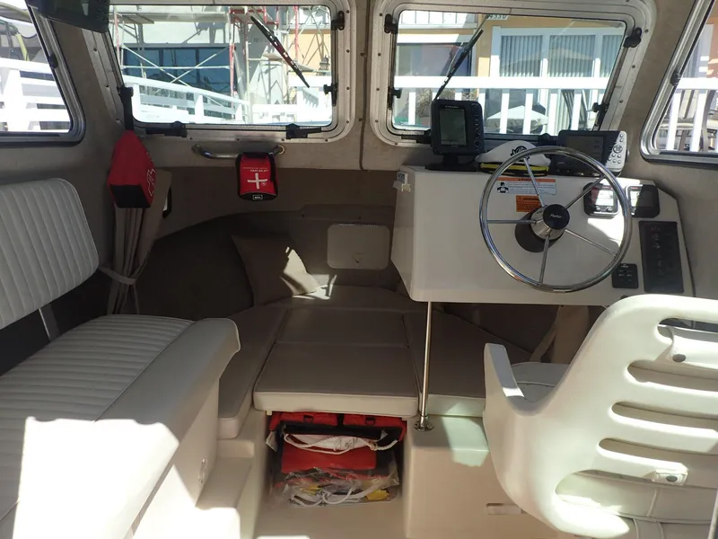 2007 Parker 2320 Sport Cabin
