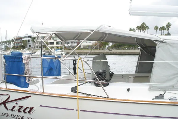 2002 Passport 470 Aft Cockpit