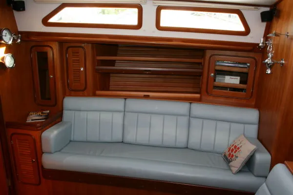 2002 Passport 470 Aft Cockpit