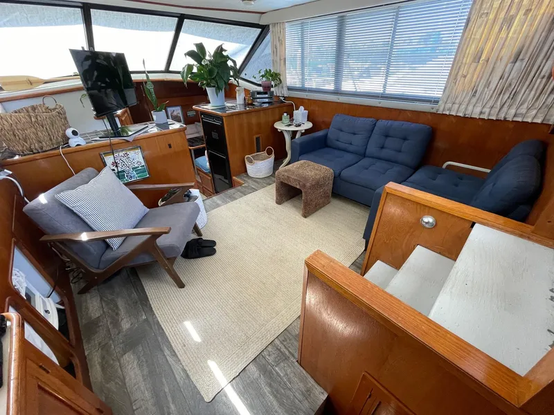 1988 Carver 38 Aft Cabin Motor Yacht