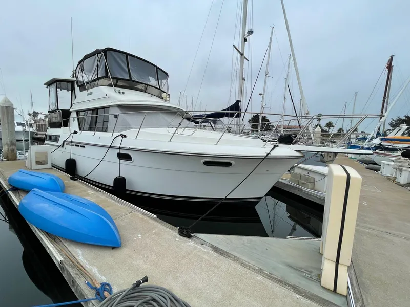 1988 Carver 38 Aft Cabin Motor Yacht