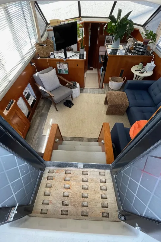 1988 Carver 38 Aft Cabin Motor Yacht