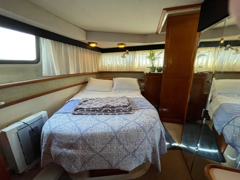 1988 Carver 38 Aft Cabin Motor Yacht