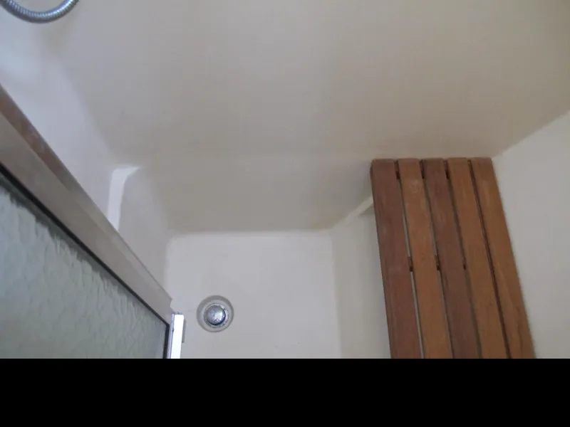 2004 Hunter 44 Deck Salon