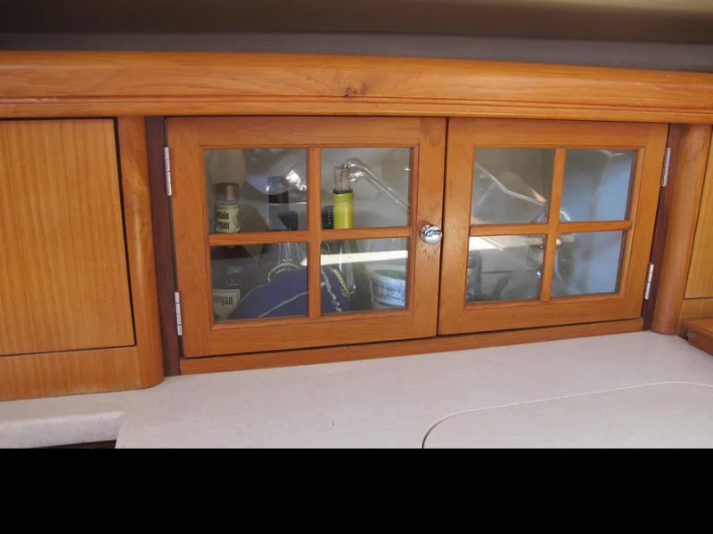 2004 Hunter 44 Deck Salon