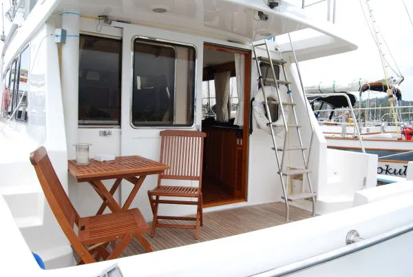 Aft deck cockpit