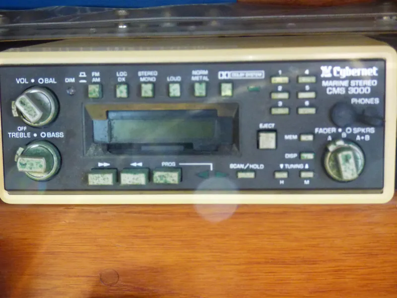 Vintage Cybernet Marine Stereo CMS 3000 on 1984 Catalina 36 Sloop.