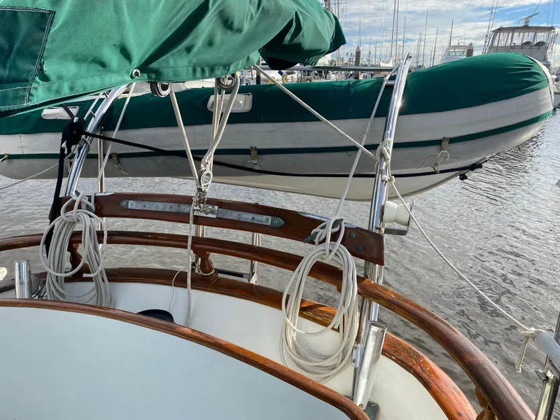 Dingy davit