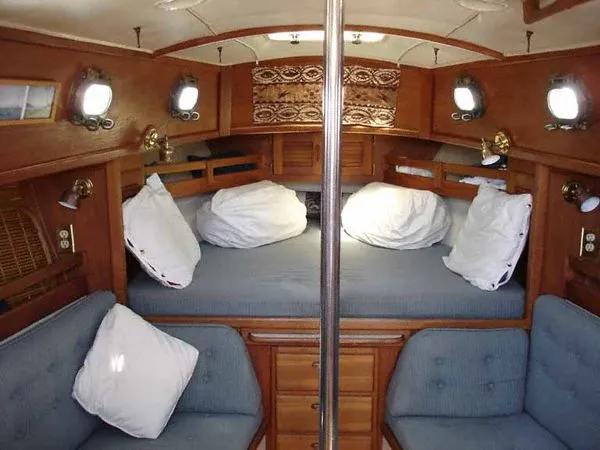 1988 Pacific Seacraft Crealock 31