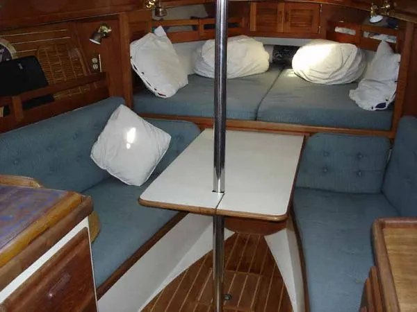 1988 Pacific Seacraft Crealock 31