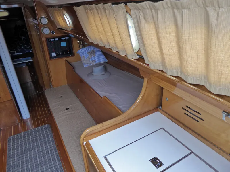1969 Hinckley 38