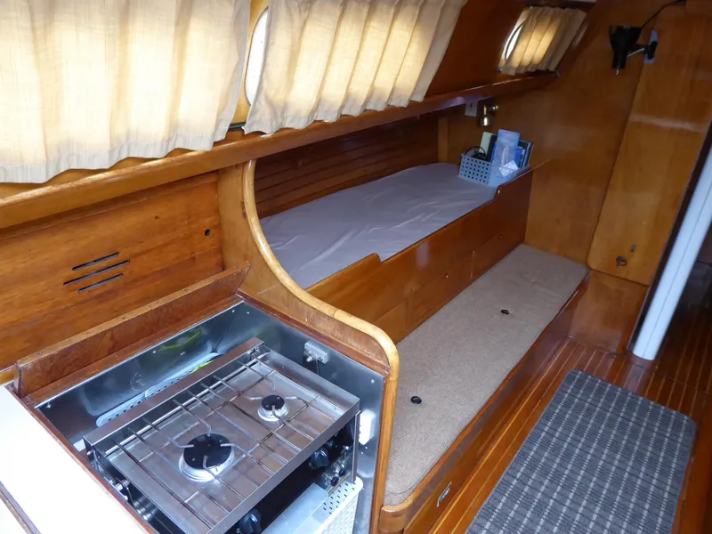 1969 Hinckley 38