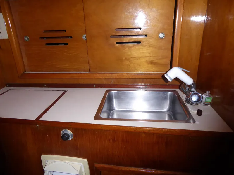 1969 Hinckley 38