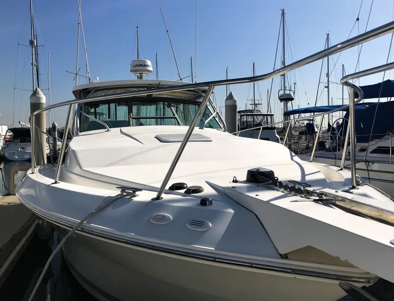 2001 Wellcraft 330 Coastal