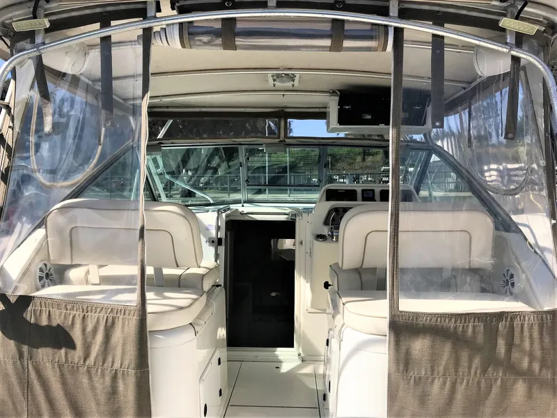 2001 Wellcraft 330 Coastal