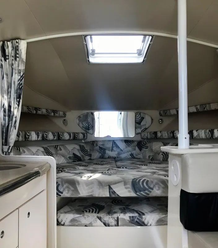 2001 Wellcraft 330 Coastal