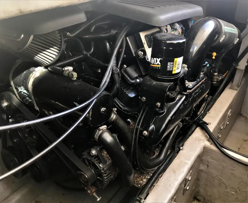 2001 Wellcraft 330 Coastal