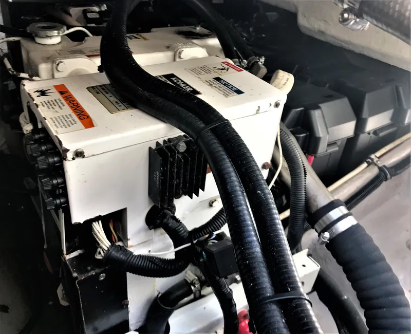 2001 Wellcraft 330 Coastal