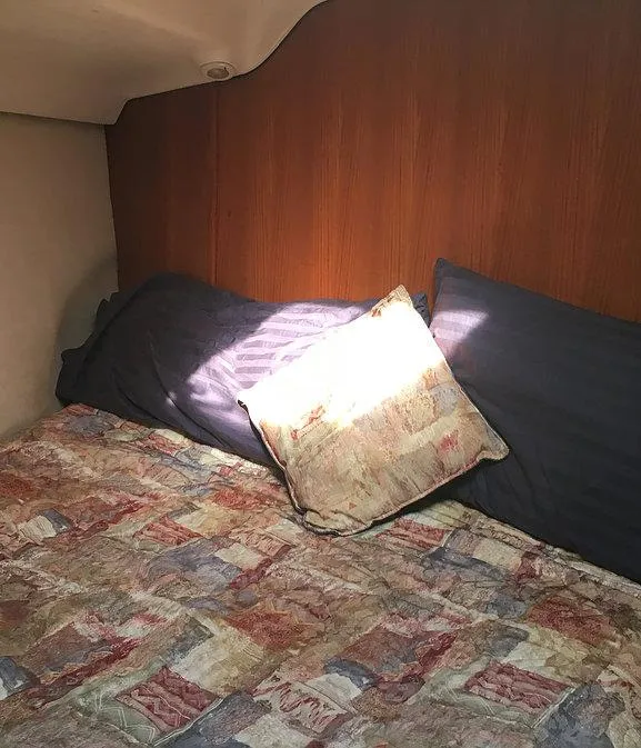 2003 Hunter 410