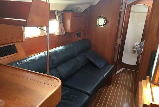 2003 Hunter 410