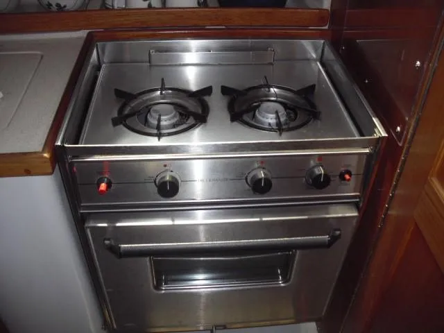 Propane Hillrange (2) cook tops and oven