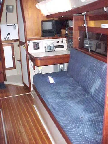 starboard settee / navigation station