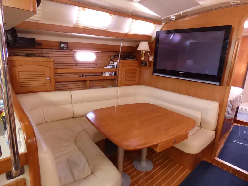2006 Catalina 470