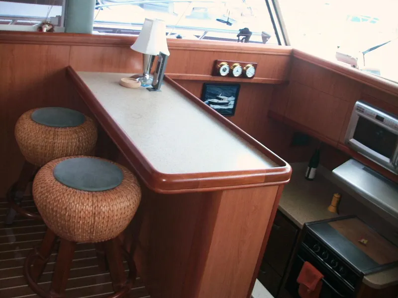 Breakfast Bar w/Stools
