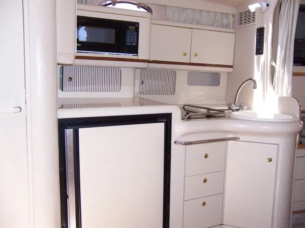 1998 Sea Ray Sundancer 330