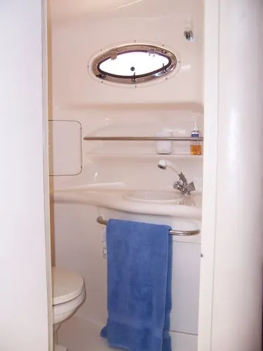 1998 Sea Ray Sundancer 330