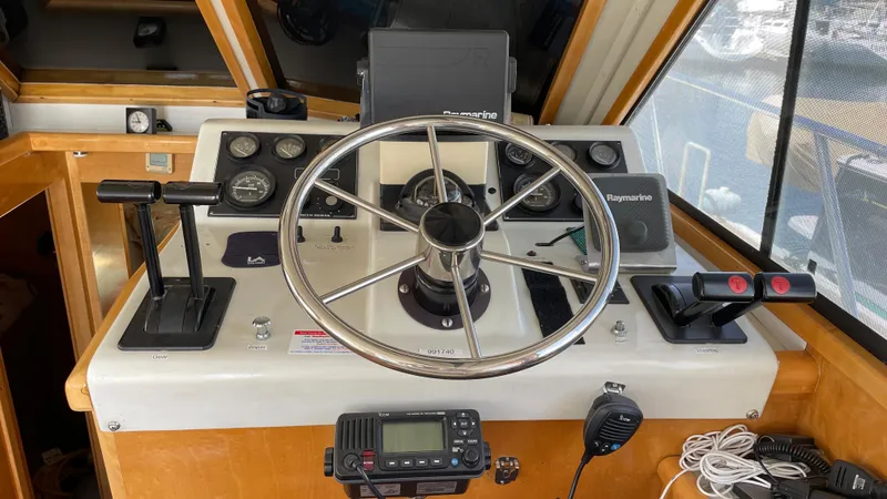 1993 Navigator 3300