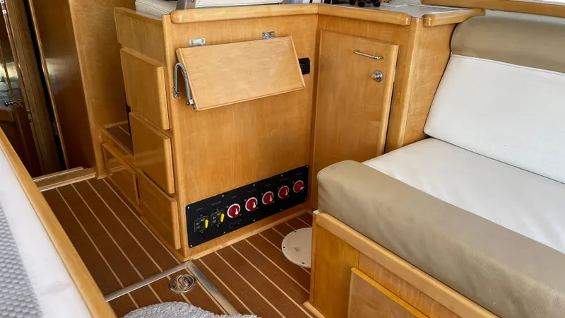 1993 Navigator 3300