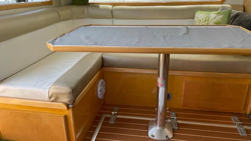 1993 Navigator 3300