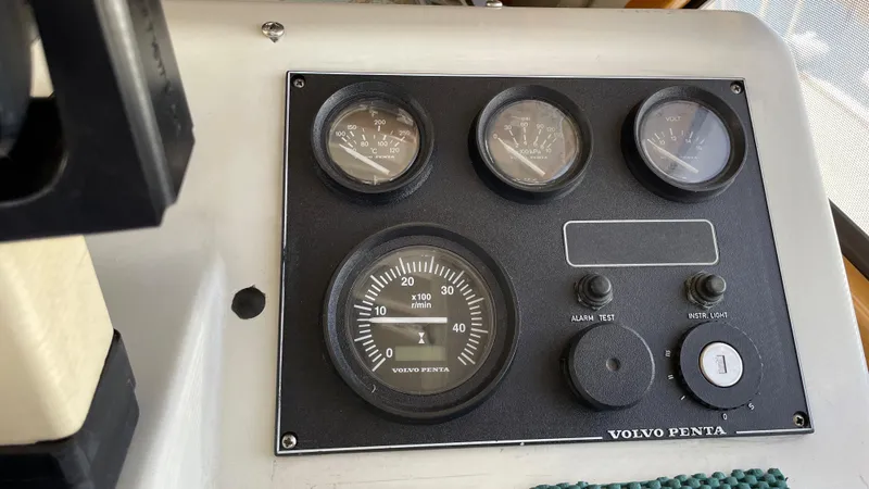 1993 Navigator 3300