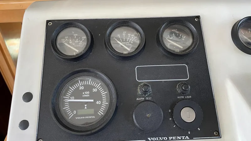 1993 Navigator 3300