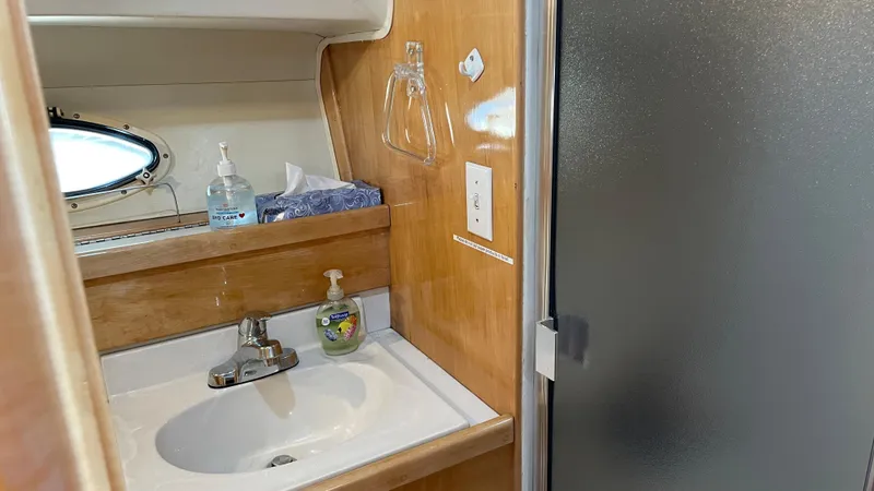 1993 Navigator 3300