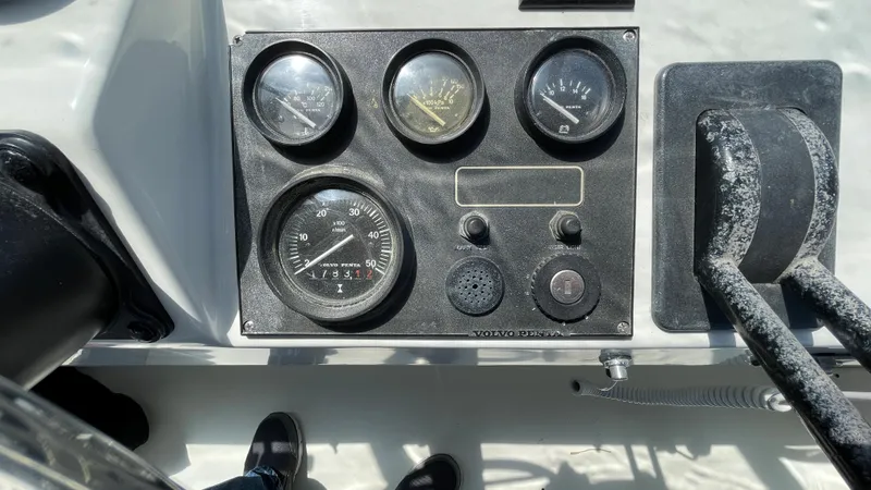 1993 Navigator 3300