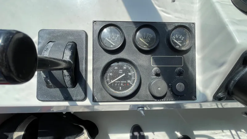 1993 Navigator 3300